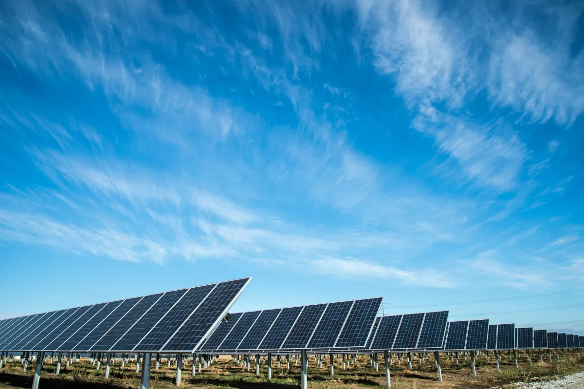 Panouri fotovoltaice — imagine ilustrativă